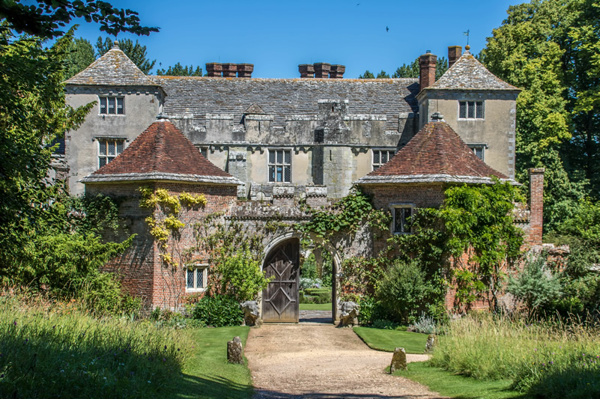 Murder Mystery - The Curse of Talbot Manor